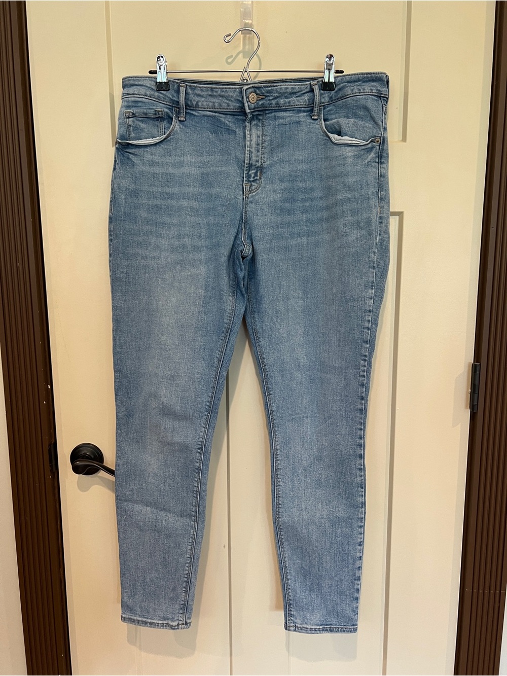Old Navy Light Wash Skinny Jeans - Women's